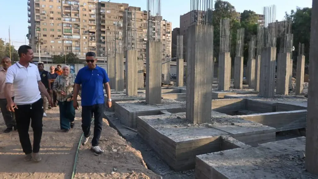 محمود فوزي يتابع إنشاء المدرسة المصرية اليابانية ويشدد على الجودة والالتزام