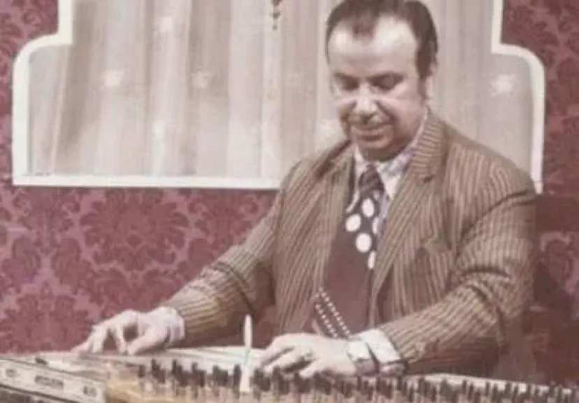 عازف القانون عبد الفتاح منسى 