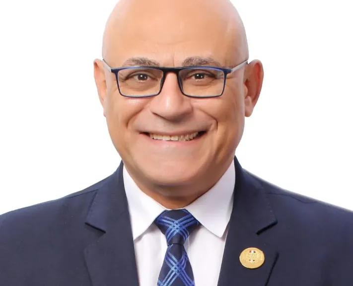 الدكتور ماجد عبد العظيم 