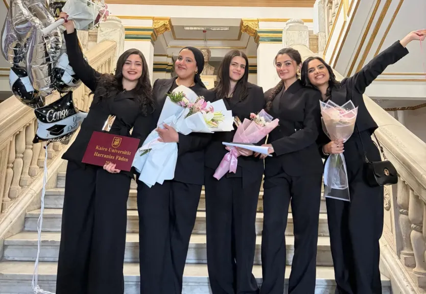 طالبات الترجمة التخصصية بجامعة القاهرة 
