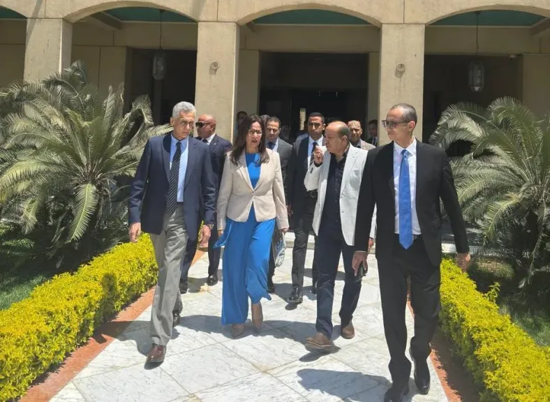جولة تفقدية لوزيرة الثقافة بالأوبرا 