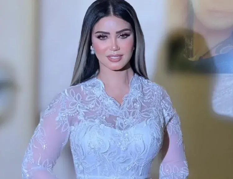 الفنانة إيناس عز الدين 