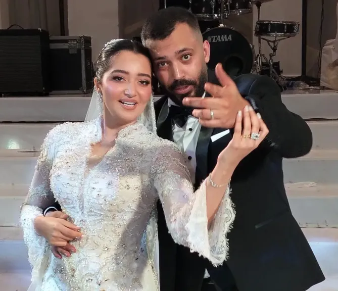 عبد الرحمن أبو القاسم وهاجر المنشاوى 