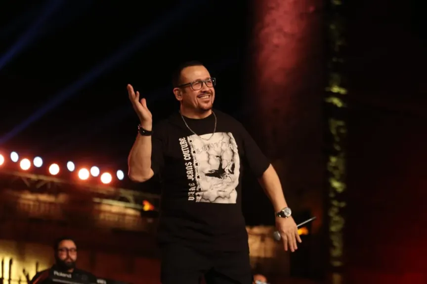 هشام عباس