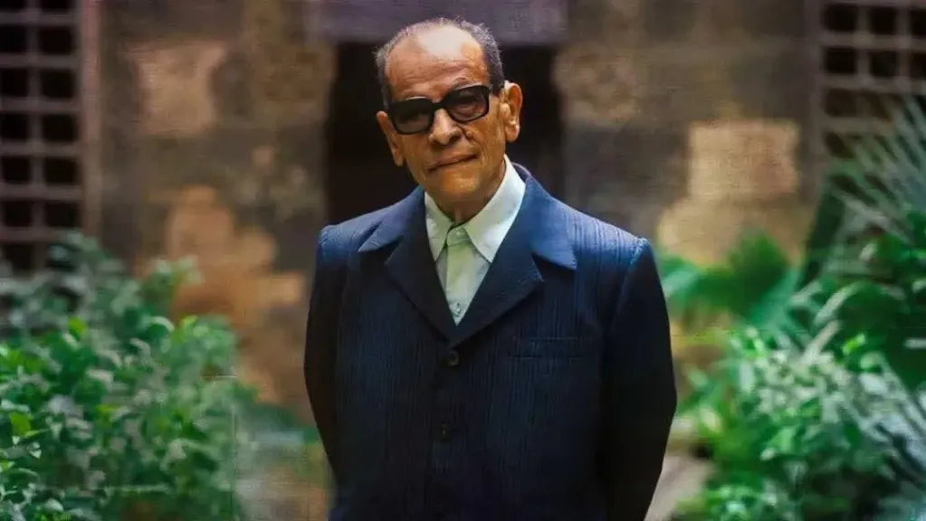 الأديب نجيب محفوظ 
