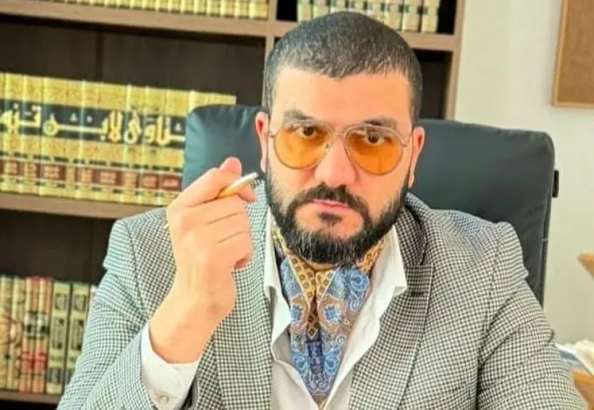 الكاتب محمد سيد صالح 