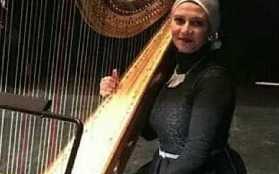 عازفة الهارب أميرة حامد 