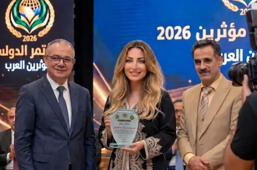 تكريم الشاعرة عائشة تاقي 