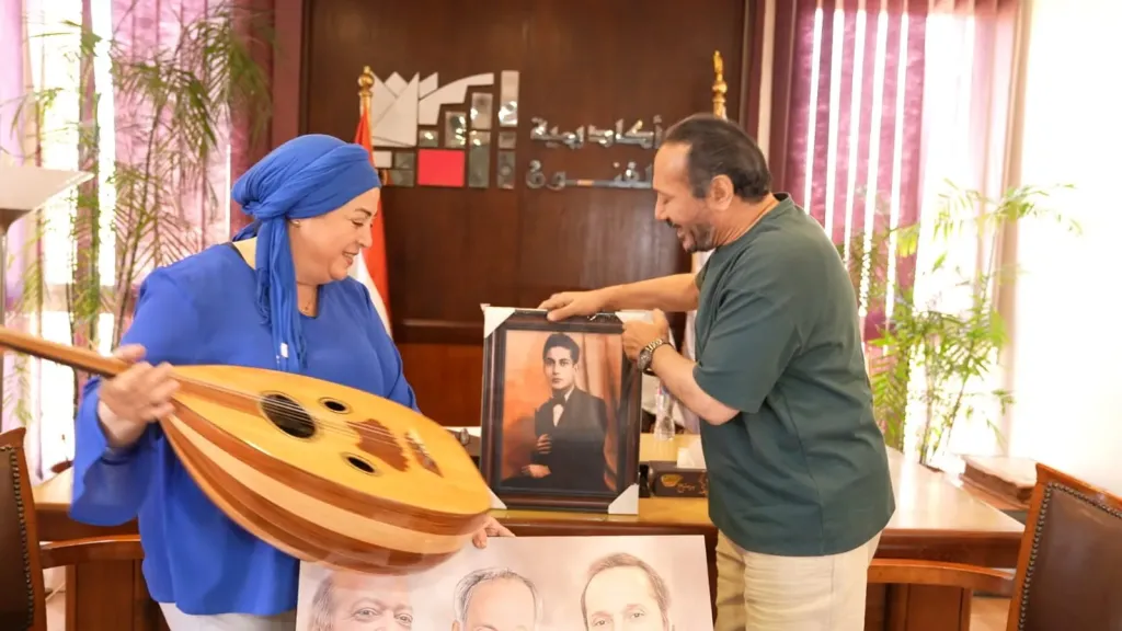على الحجار ورئيسة أكاديمية الفنون 
