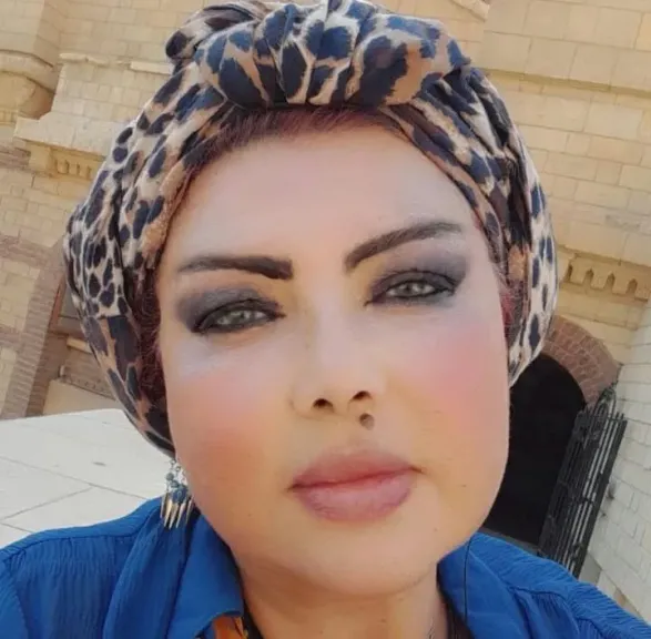 الفنانة منى فؤاد 