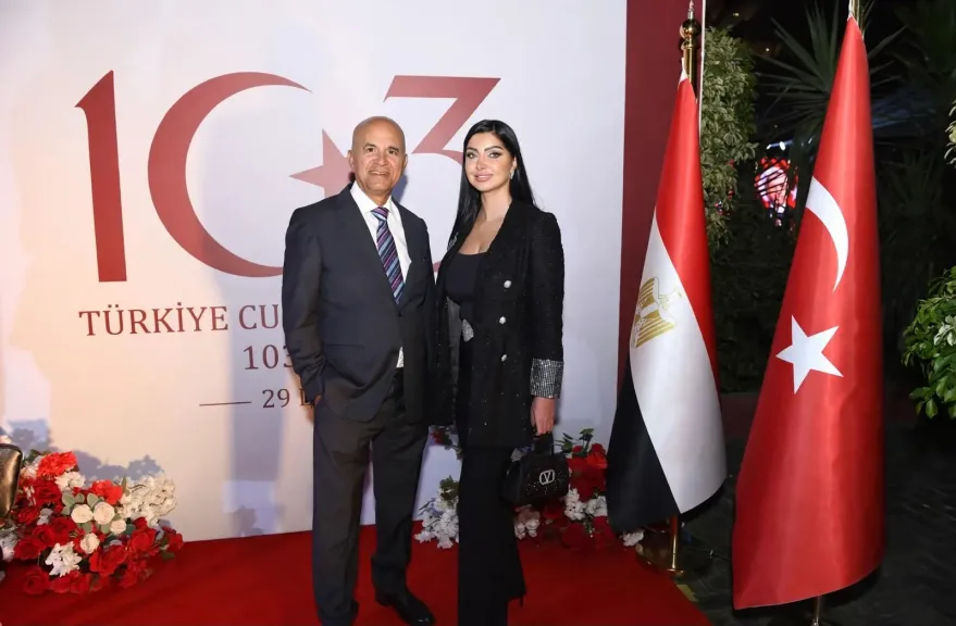 كلوديا حنا والسرير التركى بالقاهرة 